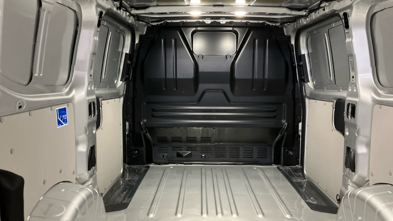 Volkswagen Transporter T32 Swb Electric 160kW 65kWh Commerce Pro Van Auto